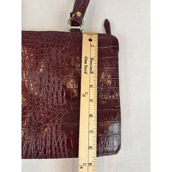 Vintage Burgundy Croc Embossed Leather Handbag Gold Hardware Top Handles Elegant - Picture 11 of 13